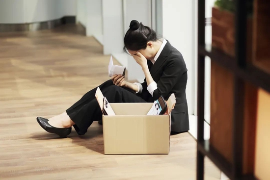 巨头宣布裁员1.2万人后， CEO年收入曝光：15亿！