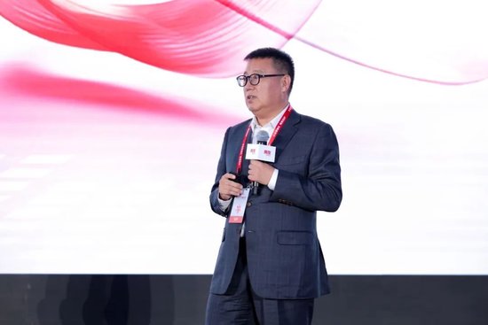 老侯论酒新世界|新世界的探索：始终坚持“增长是第一策略”