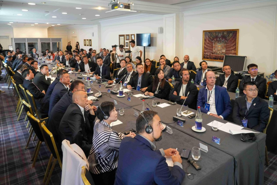 茅台丁雄军：加快推进巴黎公司自营试点，为在欧洲主要城市建设终端门店、海外自营渠道探索更多可行经验