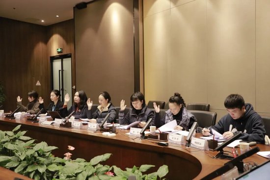 刘淼代表泸州老窖集团出席2024年工资集体协商会