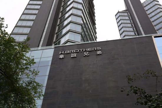 “华谊千金”低调被求婚背后,王家股权暗战已箭在弦上!