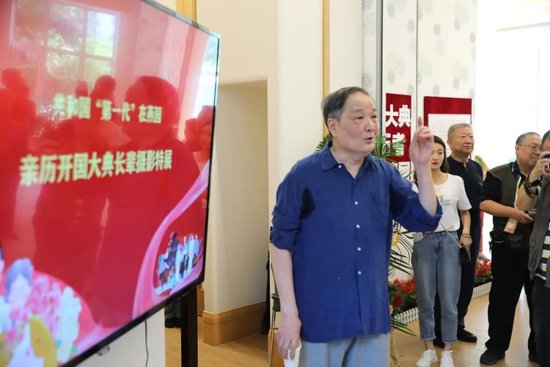 著名导演、燕园居民郑洞天叔叔策划影展