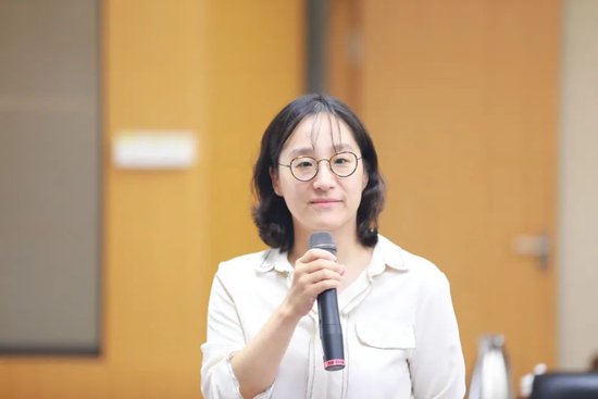 经济日报记者