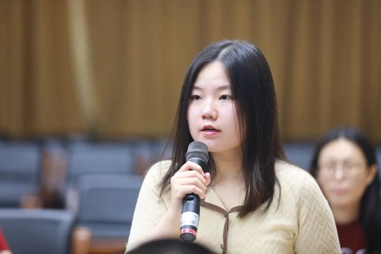 上海证券报记者