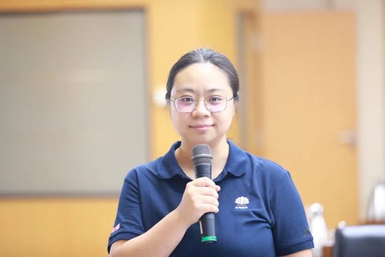 新京报记者