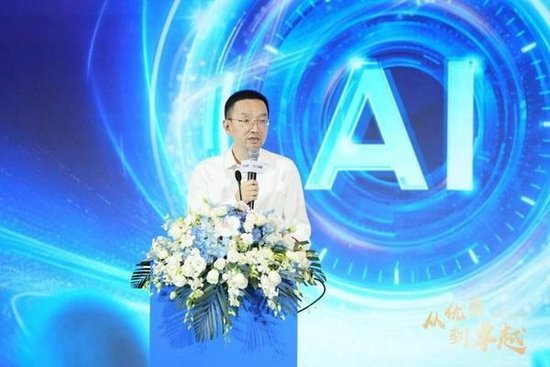 　　美年健康集团董事长俞熔在发布会现场致辞