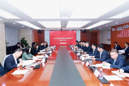 进出口银行行长王春英赴新疆维吾尔自治区调研