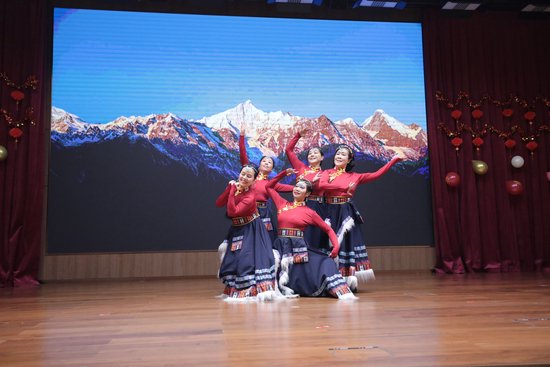 中国人民银行举办离退休干部2026年新春团拜会