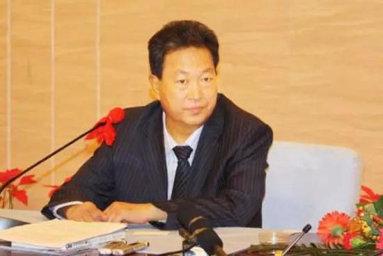 庞氏集团董事长_庞氏集团有限责任公司(2)