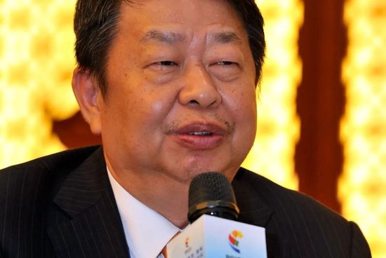 因限售股解禁而让不少人当上亿万富翁的紫金矿业,在这轮黄金价格暴涨中赢麻了。(紫金矿业董事长陈景河 图/视觉中国)
