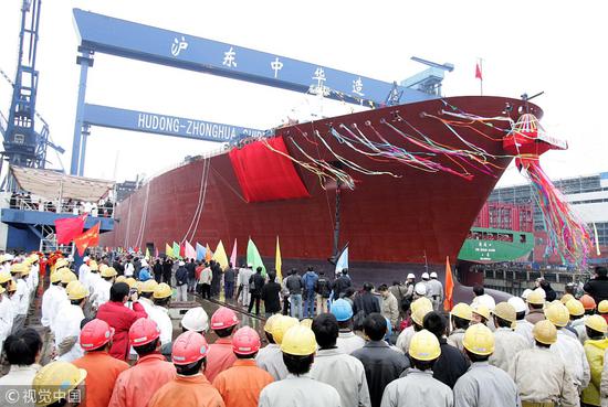 中船重工建造的我国第一艘LNG船@视觉中国