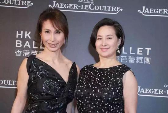 何超凤(左)与何超琼(右)