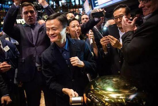 昨晚，阿里巴巴就“马云准备辞职”的消息第一时间对《第一财经》进行了回应：