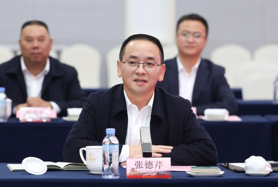 曾从钦董事长与张德芹董事长座谈交流