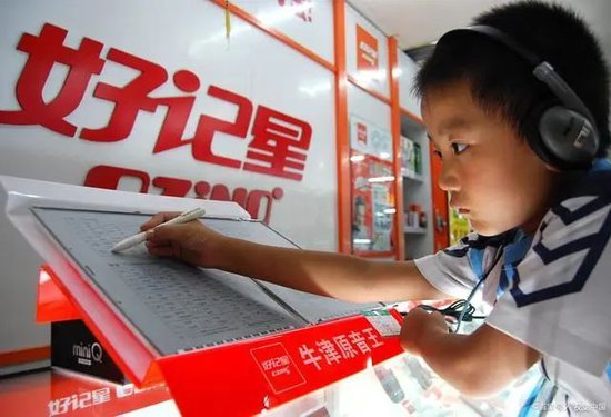 教育硬件的红与黑