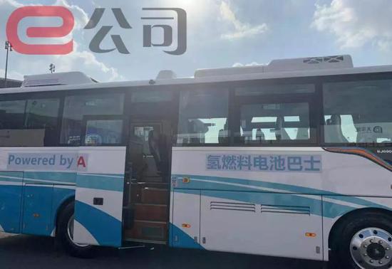 网上轮盘视频 一个40岁离婚男人的愧疚:“老婆,离婚十年,我还在等你复婚”