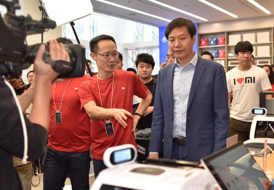 小米的新老更迭:青春人建功成家立业 雷军已度过万重地脊