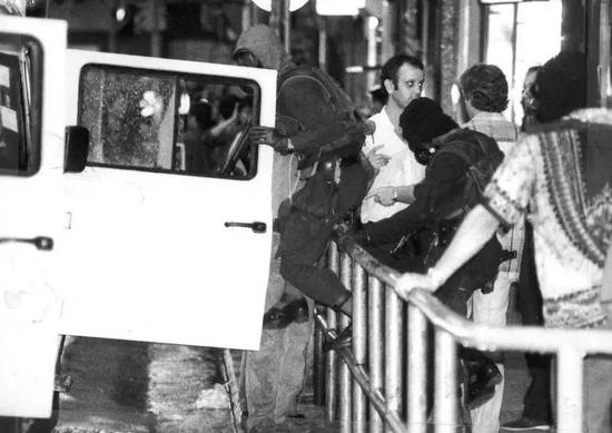 行动中的飞虎队,跑马地,1985年