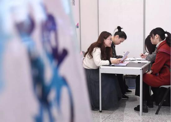 「游戏平台送彩金活动」不可一世的销冠,同比下滑50%,11款车销量超过它,跌至历史冰点