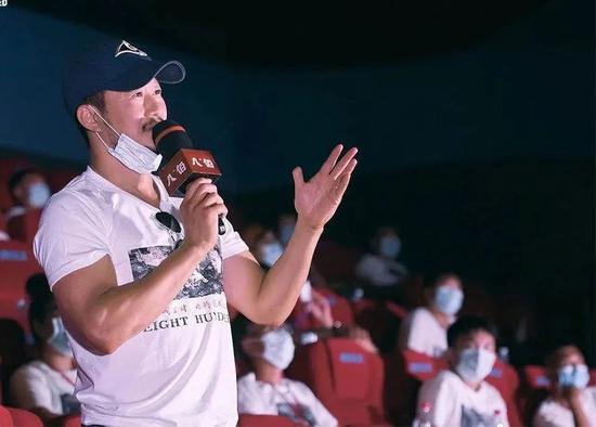 吴京谈及观影感受，表示看哭了几次。图片来源：官方供图