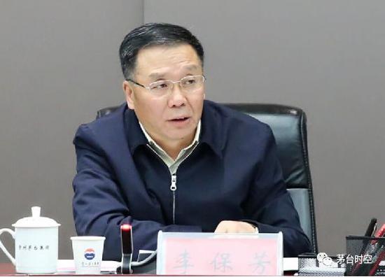 澳门黄色主播网站 成都市区一车逆向行驶连环撞行人 民警市民合力救人
