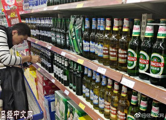 中国超市出售的青岛啤酒