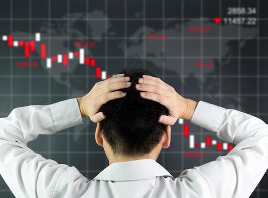 注册赠送现金,司机一脚油门 30吨大卡加速冲向士兵队列 6名美军殒命 15人受伤