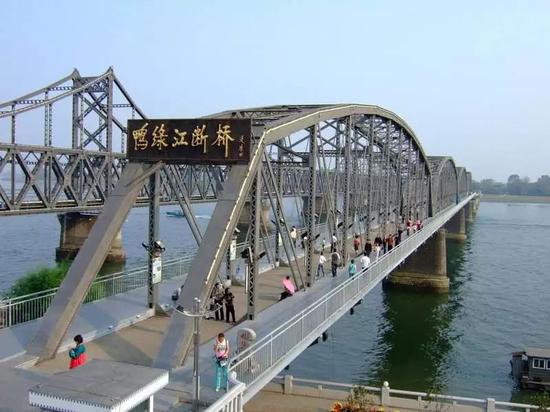 封面图片 | 中朝边境鸭绿江断桥