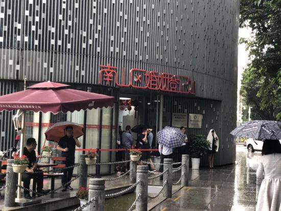 深圳新楼盘开盘搅动全城 7.5万精装却都喊便宜