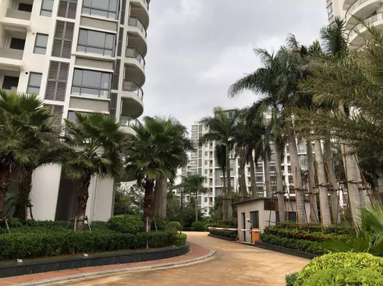 涉案被查封的土地被建成了小区 中房报记者 向军 ⁄ 摄