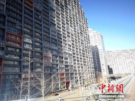 2018年12月,北京像素小区,楼房窗户密密麻麻。中新网 记者 邱宇摄