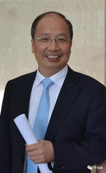 今天下午闭市后,易会满将答记者问。
