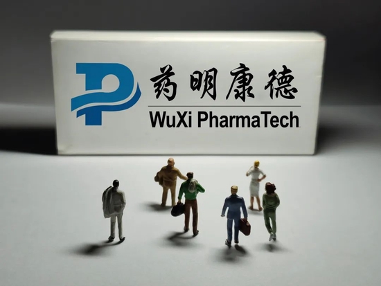 2000亿巨头跌停了