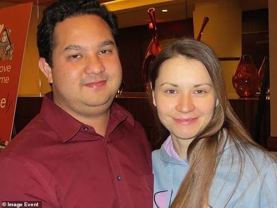 揭秘盖茨的新婚外情：玩桥牌与俄女子有染 遭美国淫魔富豪威胁