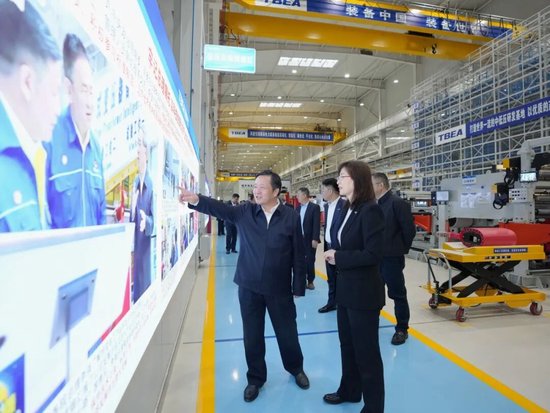 进出口银行行长王春英赴新疆维吾尔自治区调研