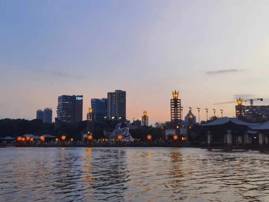 《燕梳师院》发布2025年世界保险业20大新闻盘点