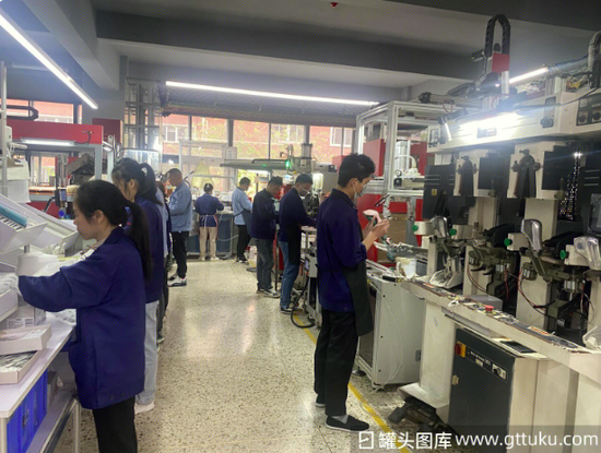 高瓴帮“鞋王”百丽退市再上市,谁是幕后大赢家?