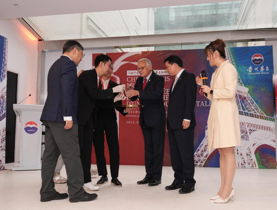 茅台丁雄军：加快推进巴黎公司自营试点，为在欧洲主要城市建设终端门店、海外自营渠道探索更多可行经验