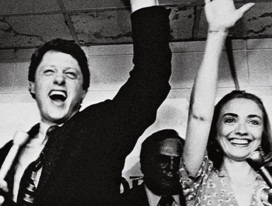 青年时代的克林顿夫妇。