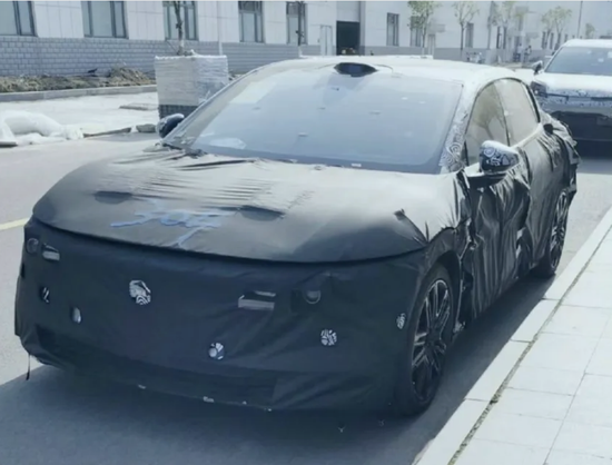 把SUV卷出新高度,极氪的无奈与不屈