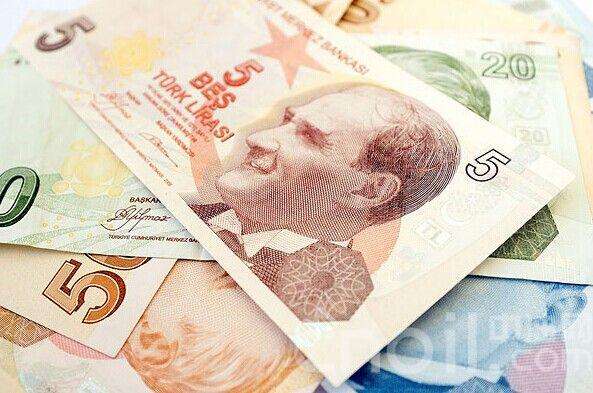 印度卢比对美元汇率跌破重要关口 再创历史新