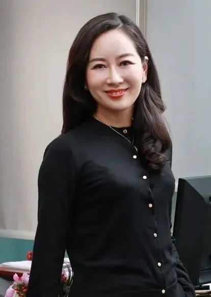 图为：董颖