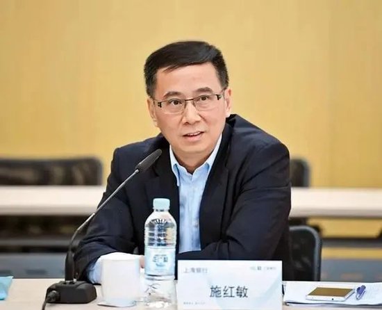 图为施红敏