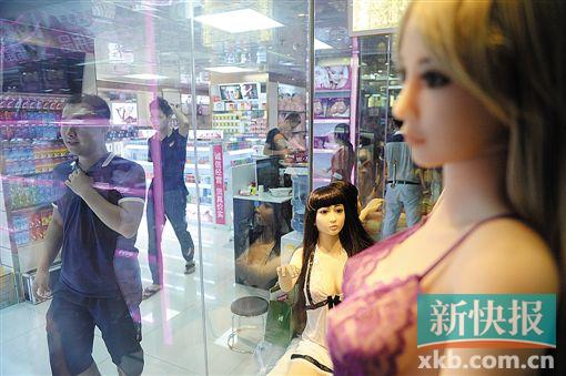 图为各地的经销商都会在此进货