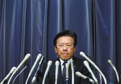 4月20日，日本东京，三菱汽车社长相川哲郎出席新闻发布会。图/CFP