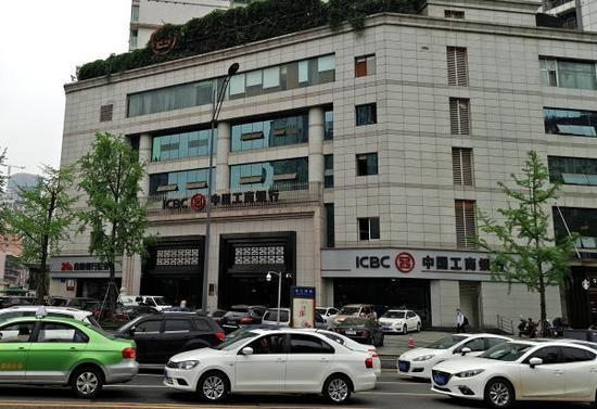 工行成都一支行5名高管被控销售非法基金 辩称