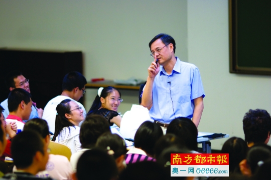 钱颖一的清华经管十年:朱镕基亲自推荐的院长