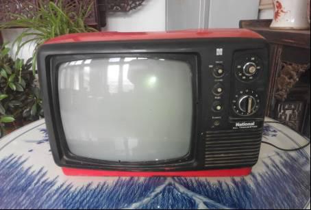 20世纪80年代日本national松下黑白电视机