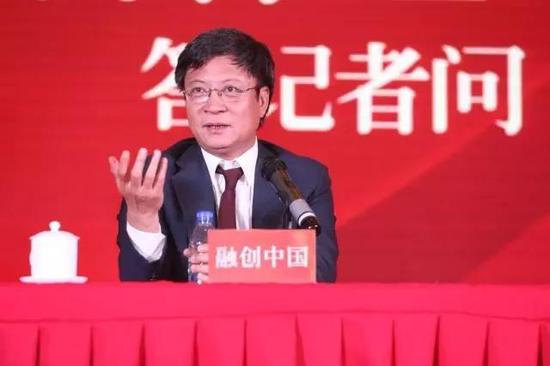 融创与乐视的合作起初并不被看好,不过孙宏斌和融创中国很快充分发挥出两者结合的想象力,在1月16日的投资人会议上提出做商业地产开发的可能性。