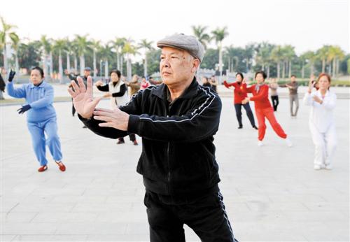 老年人人口_调查 中国60岁以上老年人口已达104657万多人